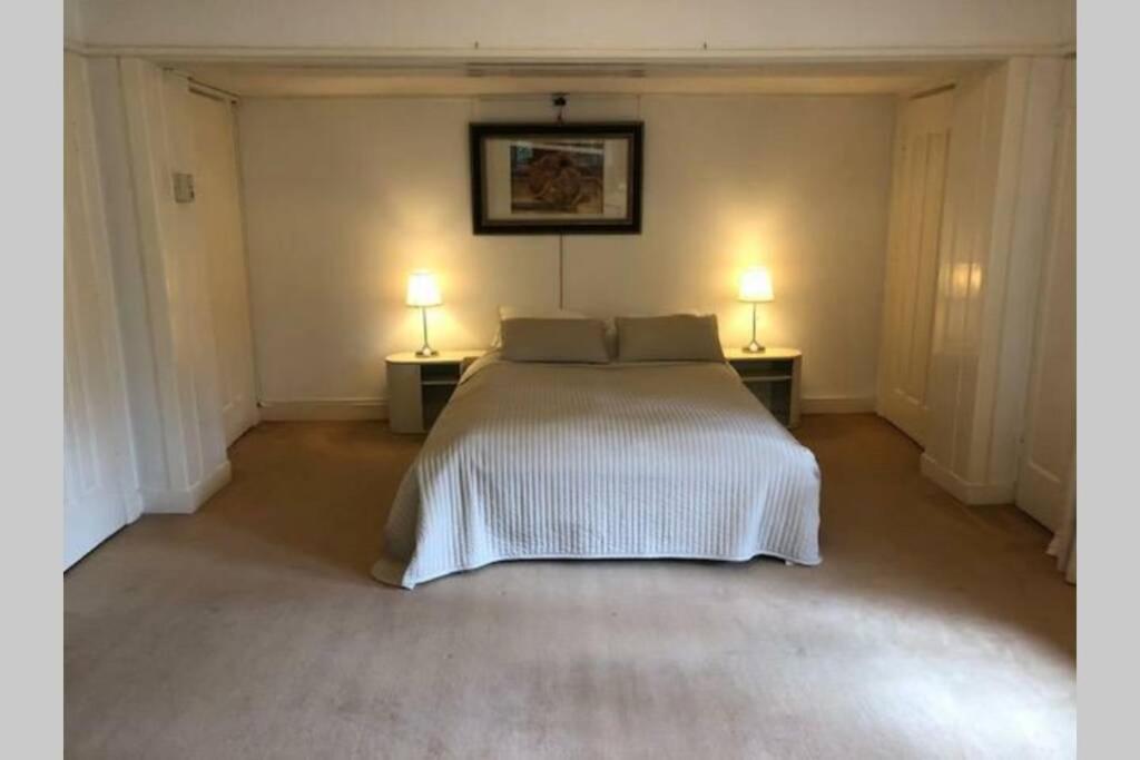 Vrijstaande Rietgedekte Villa Nabij Uitvalswegen Wassenaar Exteriér fotografie