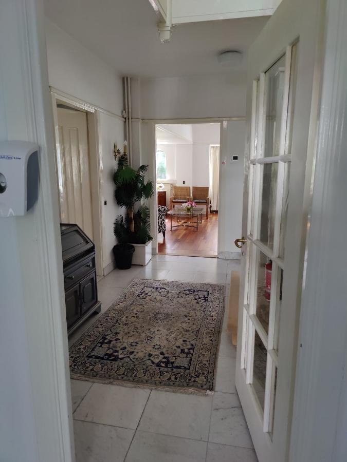 Vrijstaande Rietgedekte Villa Nabij Uitvalswegen Wassenaar Exteriér fotografie