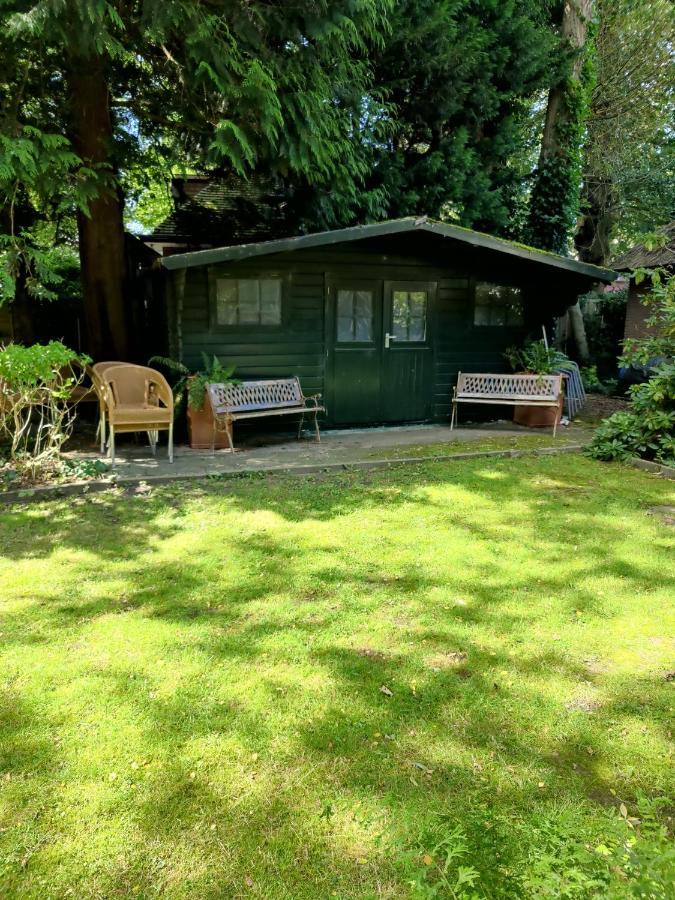 Vrijstaande Rietgedekte Villa Nabij Uitvalswegen Wassenaar Exteriér fotografie